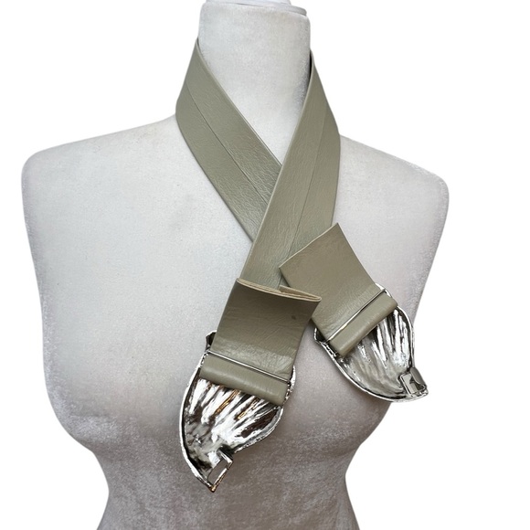 Vintage Dotty Smith Silver Tone Beach Shell Feather Buckle Leather Boho Belt main image 5